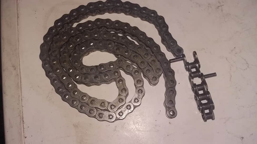 Jak rozpiąć łańcuch motocyklowy? Spinka czy zakuwka pełny poradnik