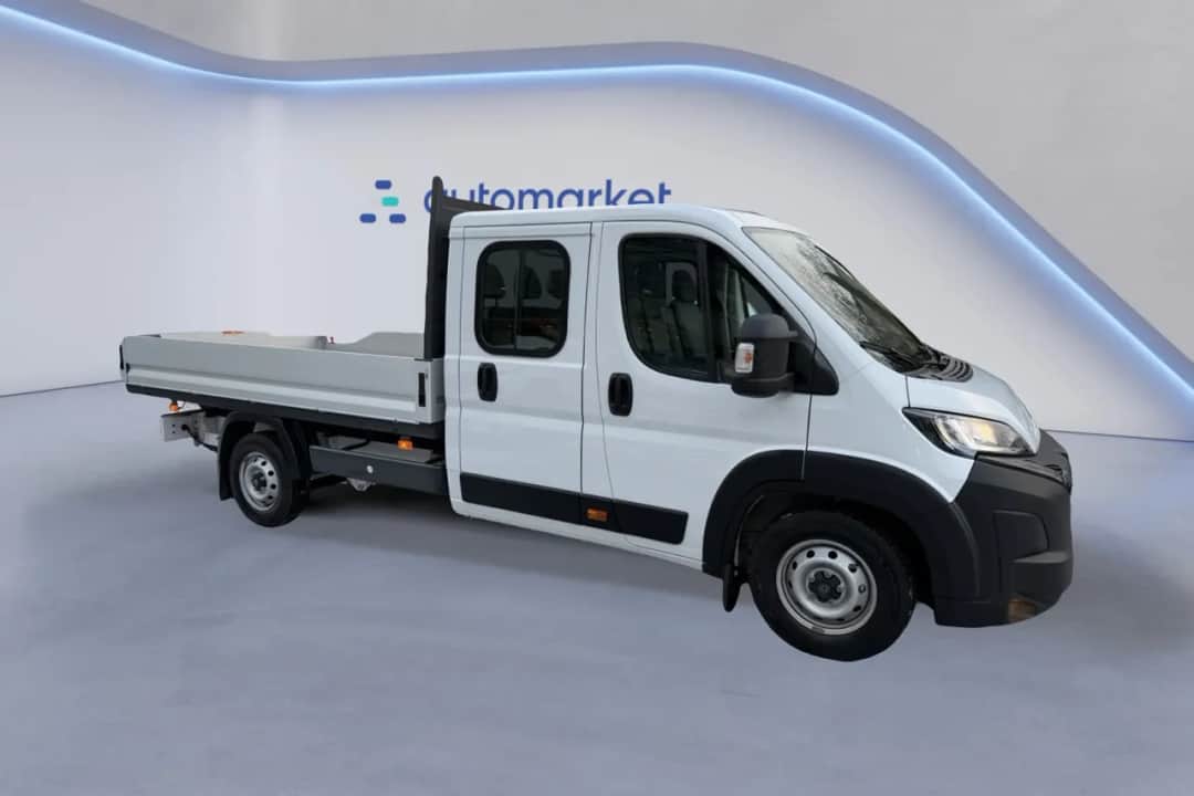 Jaki bus 4x4? Porównanie modeli, napędów i koszty. Wybierz mądrze!